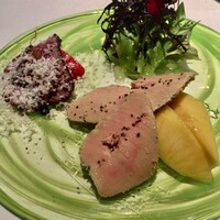 クッチーナ イタリアーナ ガッルーラ - 「スペシャリテ」 
                    フォアグラ&マンゴー マグレ鴨 苺