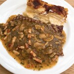 飛行船スタイル 南條 - 北海道産牛ロース肉200g（マッシュルームソース）＋じゃがいもクリームグラタン