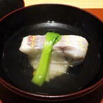 日本料理FUJI - お椀：いとより鯛、蓮根饅頭、小松菜