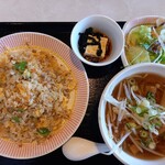 中国菜館 花梨 - Cランチ　五目炒飯+醤油ラーメン(850円)