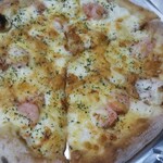 窯右衛門 - エビグラタンピッツア。