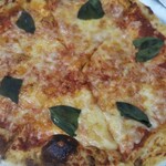 窯右衛門 - マルゲリータピッツア。