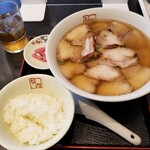 喜多方ラーメン 坂内 - 焼豚ラーメン＋半ライス。