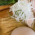 Aomori Chuu Ka Soba Oru Weizu - 塩ですが薄い狐色のスープ