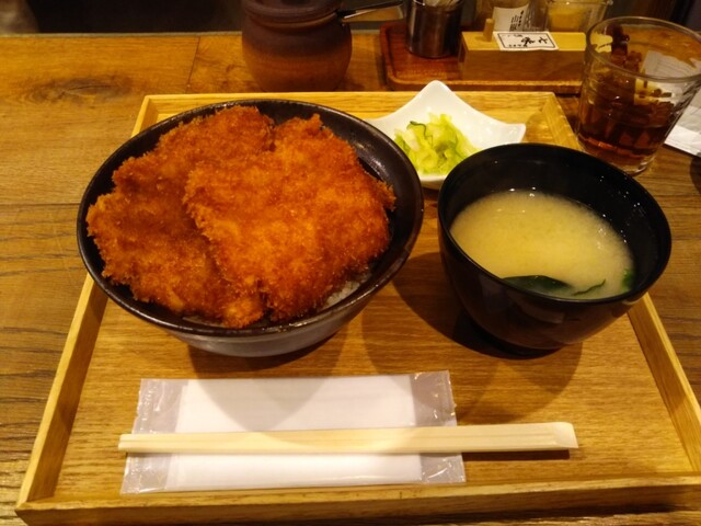 Closed]Niigata Katsudon Tarekatsu Ikebukuro Nishiguchi Ten -  Ikebukuro/Katsu-don (Pork cutlet bowl) | Tabelog
