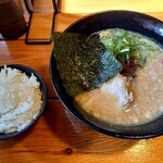 博多ド豚骨 マルシン - 博多ラーメン(バリこて)、ライス