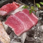 めしの助 - 刺身おまかせ盛合せ(生本まぐろ・大とろ)