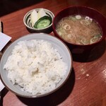 めしの助 - 白めし(みそ汁・ぬかづけ付)
