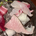 めしの助 - 刺身おまかせ盛合せ(さわら、真鯛)