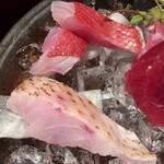 めしの助 - 刺身おまかせ盛合せ(金目鯛、あかむつ)