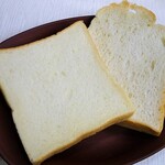 焼きたて食パン専門店 一本堂 三重亀山店 - 生クリームパンとパンドミ