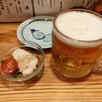 串焼き　まなか - お通し、生ビール