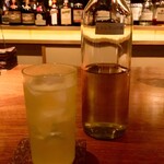 侘 - ジントニック（ヒメレモンベースのオリジナルリキュール）