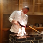 東麻布 天本 - 藁焼き