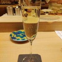 鮨よしかわ 麻布十番 - 泡で乾杯