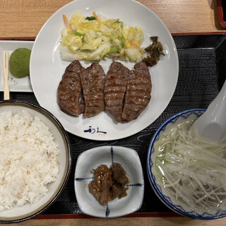 牛たん炭焼 利久_1