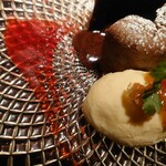 Sweets&bar Mont Pignon - 中から熱々チョコ