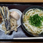 麺工棒 - げそ、なす、ごぼう、おにぎり(鮭)、かけうどん(麺大盛)