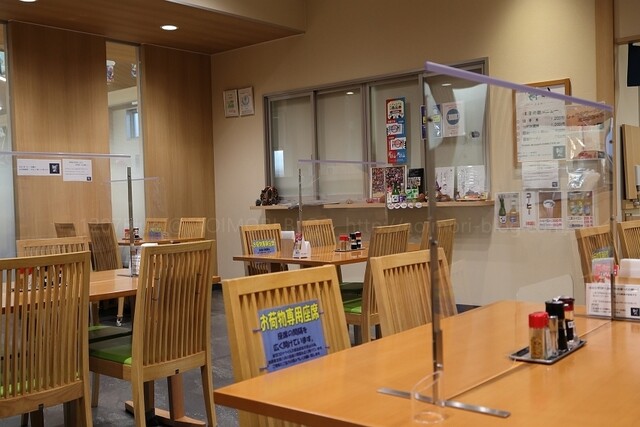 漁師食堂鮮八 - 陸奥湊（海鮮丼）の写真