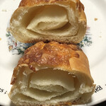 マフィーユ - チーズ塩パンの断面