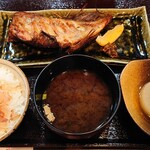 豊洲市場外 酒場食堂 まさむら - 赤魚粕漬定食 1150円