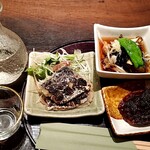 Hegi Soba Seibee - 日本酒晩酌セット(せいろ付き)　そば味噌・お魚系のおつまみ・おすすめ小鉢・「〆張鶴　純米吟醸」