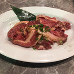 炭火焼肉と炉端 康 - 通常のカルビ