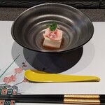 Hiyatsukariyouran - 牛蒡豆腐  on  蟹のほぐし身&キャビア