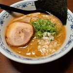 虎 - 海老しじみ豚骨醤油 880円