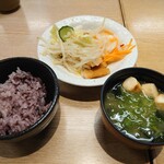 かつ銀 - 2021年11月　ライス、野菜、味噌汁