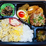 岩永源蔵本店 - 日替わりお弁当　５５０円
            　　　道の駅みやまで購入