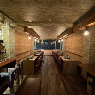 飲み放題のセルフドリンクバー◆バーテンダー気分で自分好みに！