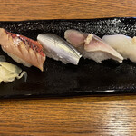 治ろうや鮨処 - 追加の単品握り　きんめ炙り、小肌、〆さば、いか
