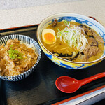 津志田 虎勝軒 - カレーの虎　とり皮丼