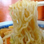 喜多屋 - 曽我製麺の中太麺