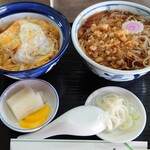 Yabu - Cセット 半カツ丼とたぬきそば 880円