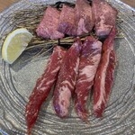 Yakiniku Toraji - 追加のタンと中落ち