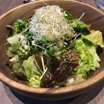 アロッサ 銀座店 - 黒酢ドレッシングで和えたサラダ