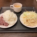 やっぱりステーキ  - ご飯　サラダ　スープ