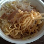 LAWSON - 料理写真:たべやすい中太麺