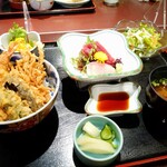 Kappou Inaki - ◯小盛天丼とお造り膳(小天丼・お造り・サラダ・味噌汁・小鉢・お漬物)  
                      
                      ・小天丼…このサイズいいですね！(^o^)いろんなものを少しずついただきたい私にピッタリです♪ヽ(*´∀｀*)ﾉ