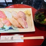 寿司季節料理 宴 - 令和4年1月 ランチタイム
            にぎり寿司ランチ 990円