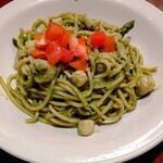 カフェ ラ・ボエム - パスタ　アスパラガスと小柱のジェノバソース