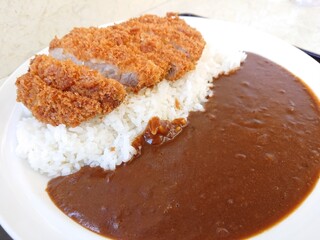 Moriyama Pakingu Eria No Borisen Sunakku Kona - やみつき濃厚カツカレー(940円)