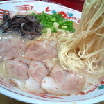 ラーメン・餃子 大勝 - 実はﾈｷﾞが小ﾈｷﾞなんです！いつもは香味の強い長ﾈｷﾞなので、ちょっと表情の違う味になってた【2012年12月】