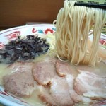 ラーメン・餃子 大勝 - 年越しそばじゃなくラーメン。細く長く生きられるが細過ぎだろｗｗ