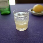 観音山フルーツガーデン - ‎「Tanqueray」をフロートする