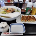 Ringa Hatto - 野菜たっぷり食べるスープ＆焼き餃子