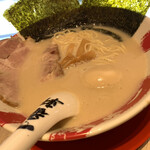 Tonkotsu menya ichibanken - 白豚骨味玉付き820円