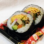 フジグラン神辺 食品館 - 料理写真:十品目のおばあちゃん巻き寿司159円 麦チョコ105円